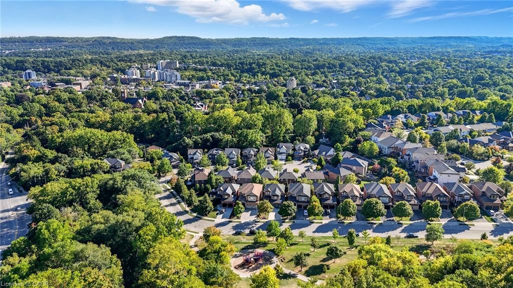 47 Livingstone Drive Property Photo 43