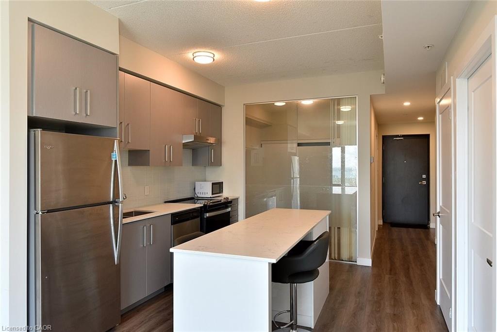 909-15 Queen Street S Property Photo 5