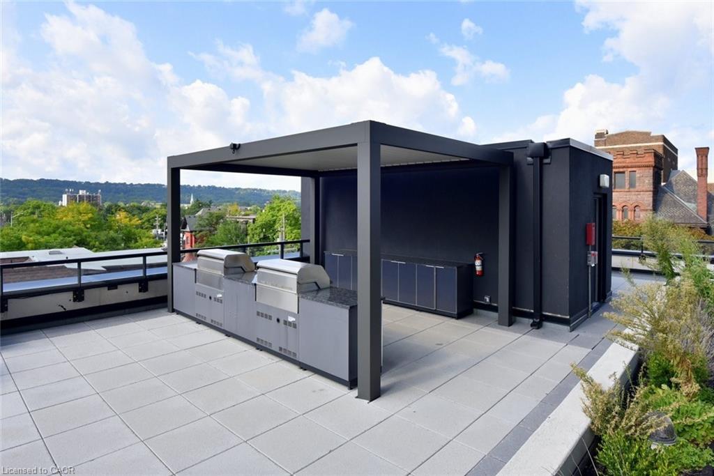 909-15 Queen Street S Property Photo 17