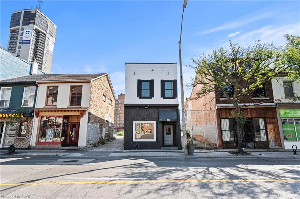 93 John Street S Property Photo 2