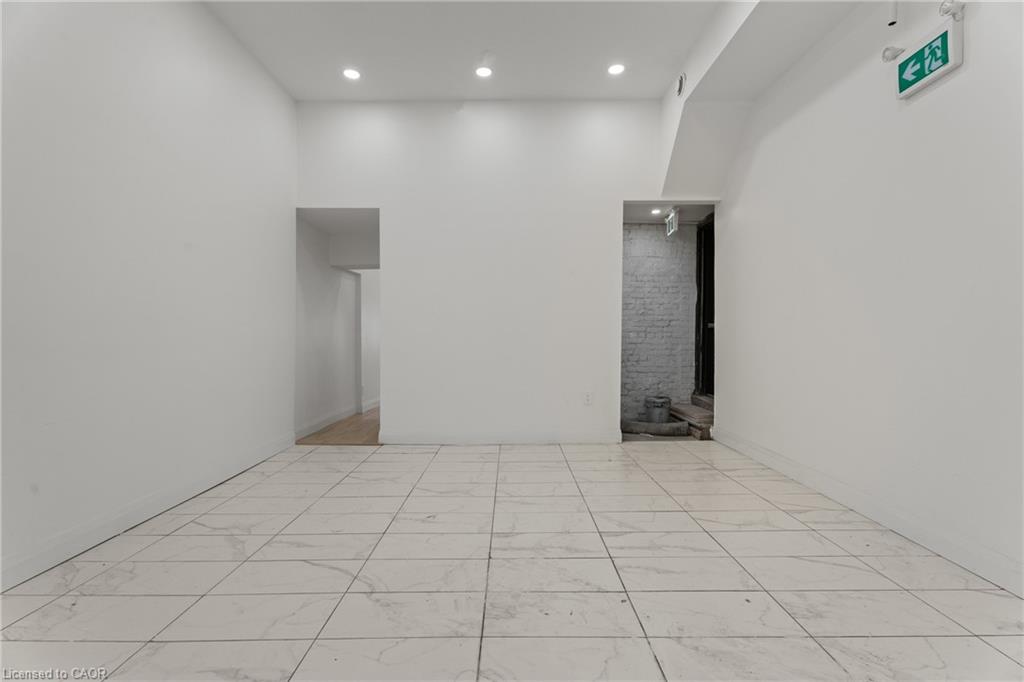 93 John Street S Property Photo 11