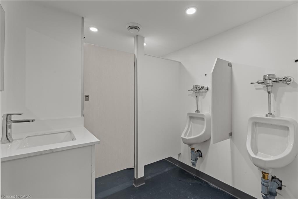 93 John Street S Property Photo 13