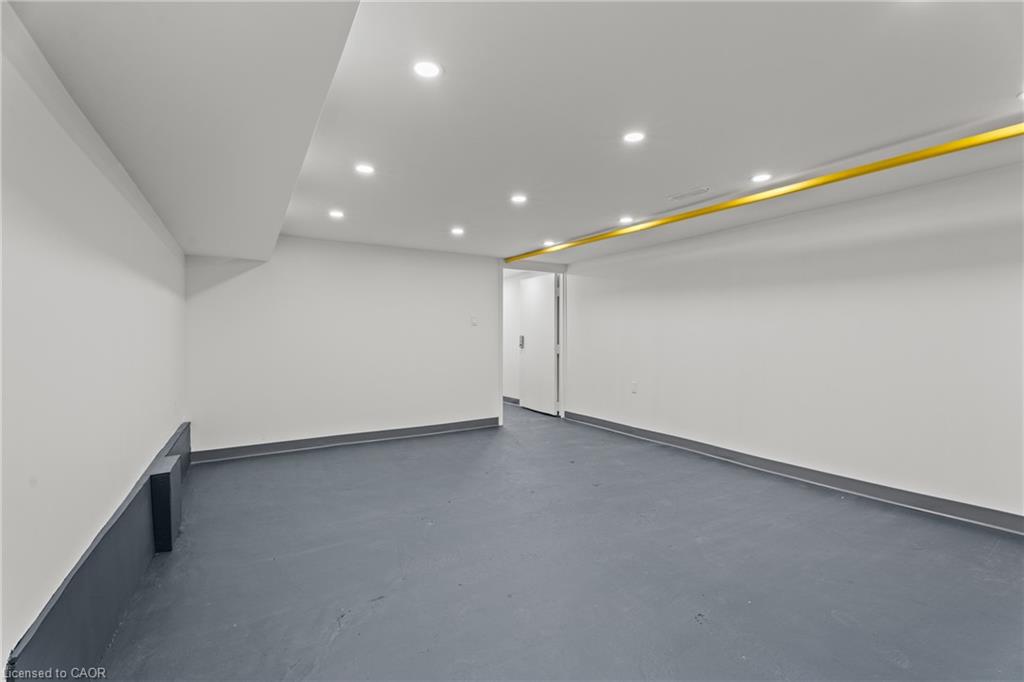 93 John Street S Property Photo 16