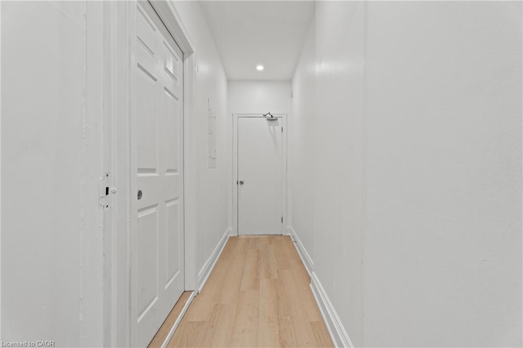 93 John Street S Property Photo 17