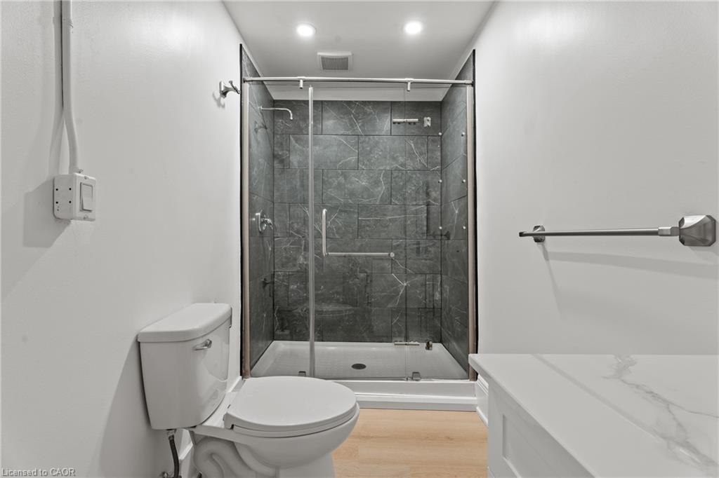 93 John Street S Property Photo 20