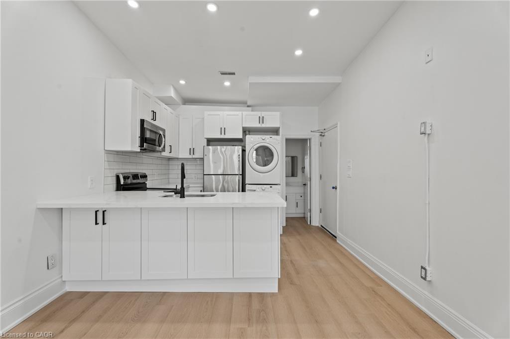 93 John Street S Property Photo 21