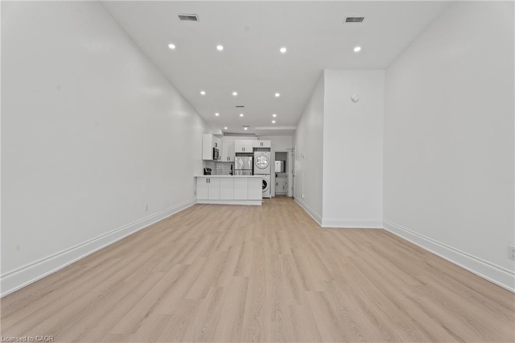 93 John Street S Property Photo 23