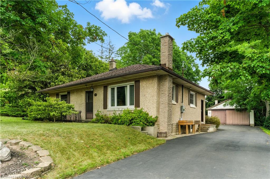 30 Main Street N Property Photo 1