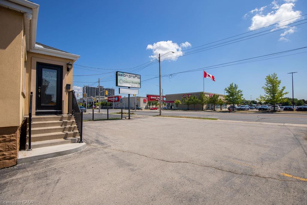 664 Upper James Street Property Photo 2