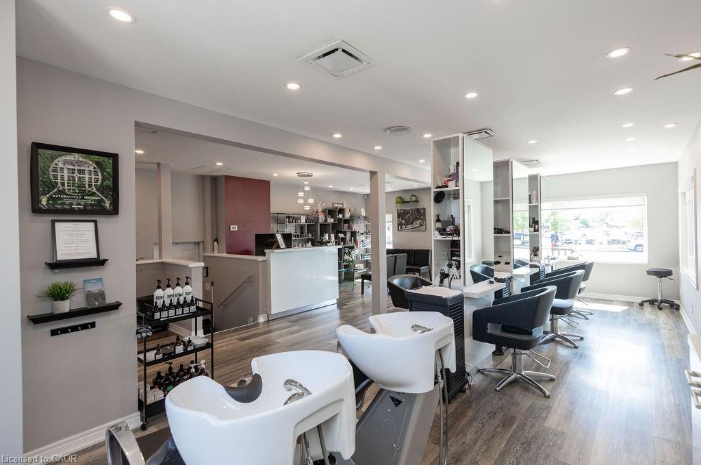 664 Upper James Street Property Photo 7