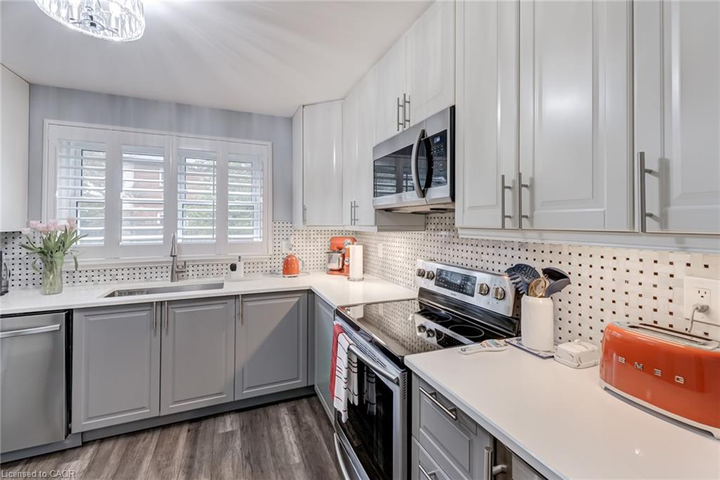 48-2825 Gananoque Drive Property Photo 9