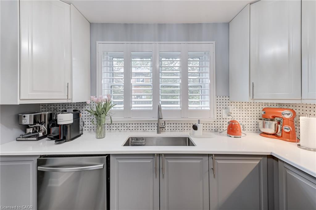 48-2825 Gananoque Drive Property Photo 11