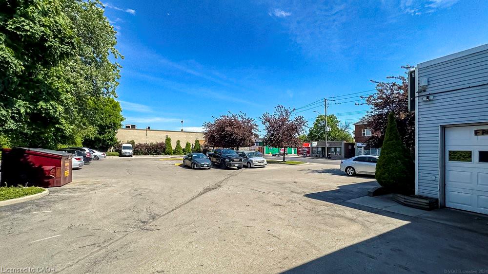 1325 Barton Street E Property Photo 4