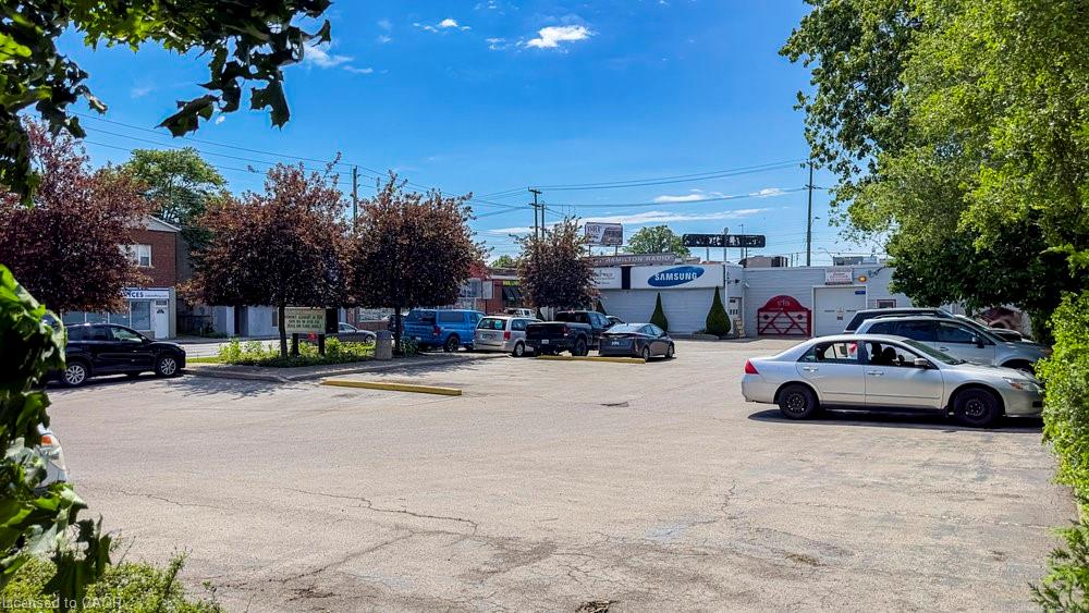 1325 Barton Street E Property Photo 5