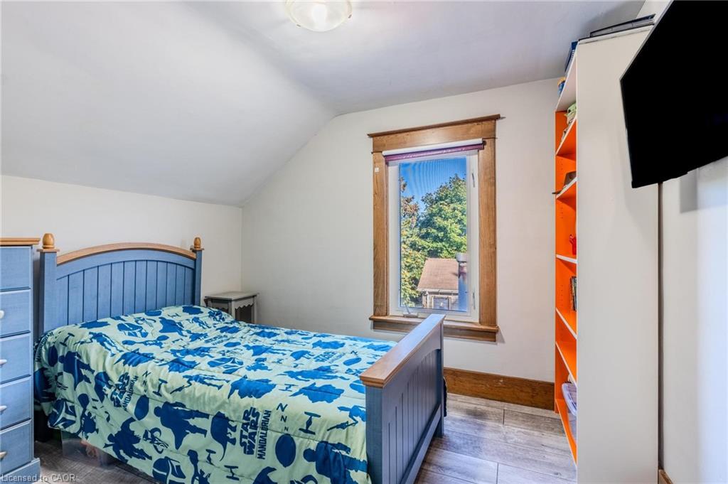 228 Brock Street Property Photo 23