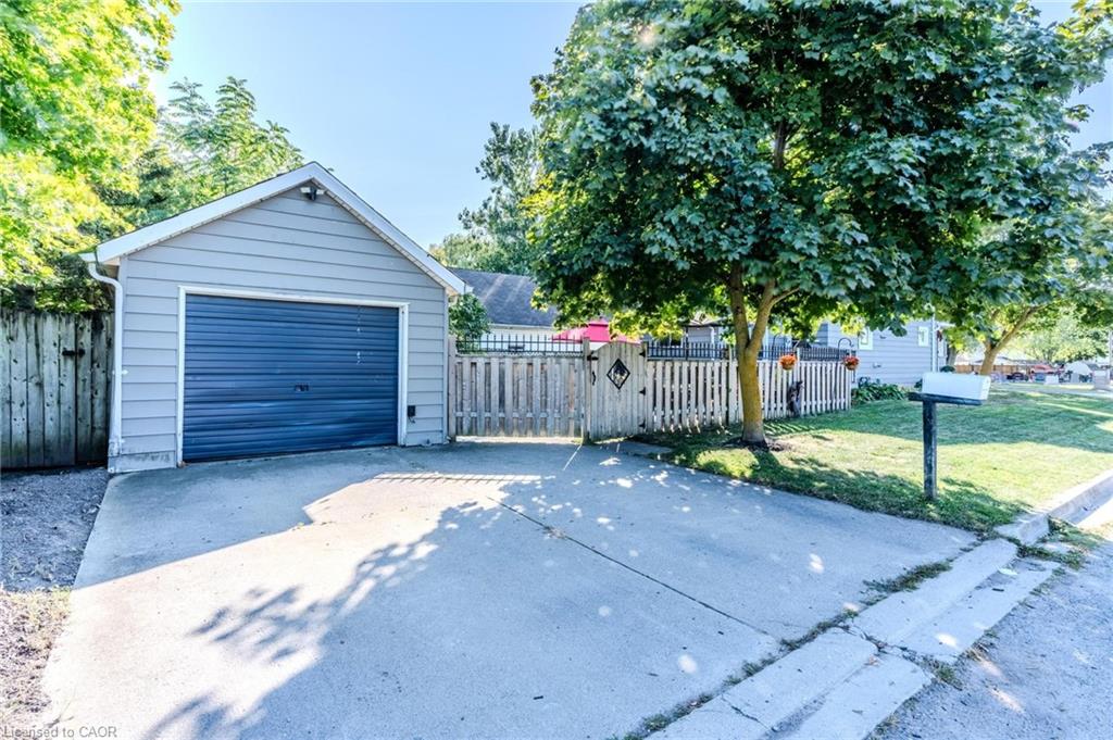 228 Brock Street Property Photo 39