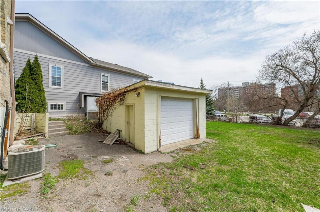 103 Surrey Street E Property Photo 17