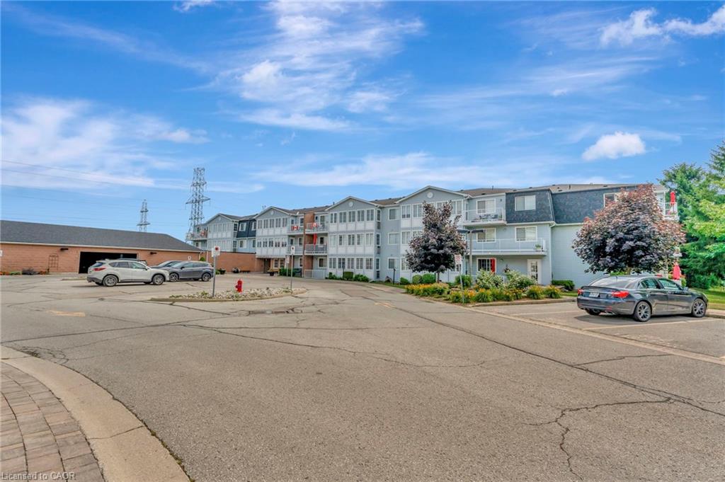 101-500 Silverbirch Boulevard Property Photo 3