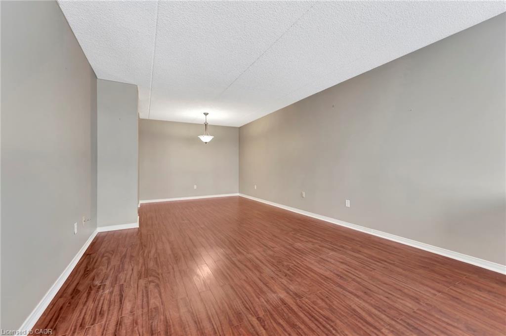 101-500 Silverbirch Boulevard Property Photo 11