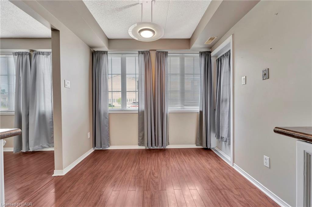 101-500 Silverbirch Boulevard Property Photo 12