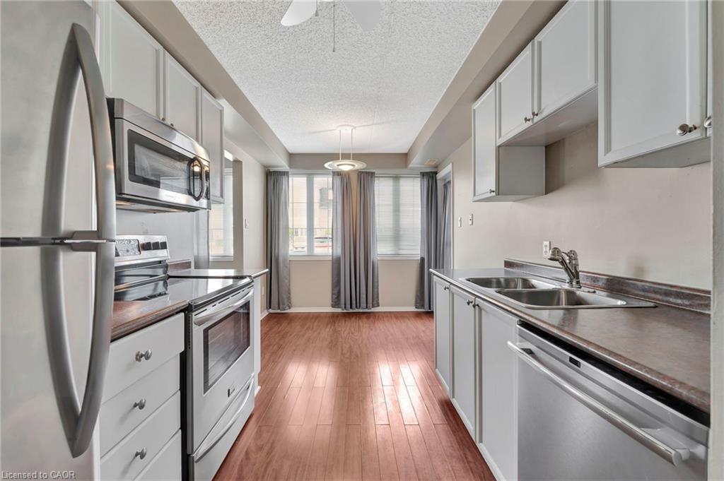 101-500 Silverbirch Boulevard Property Photo 17