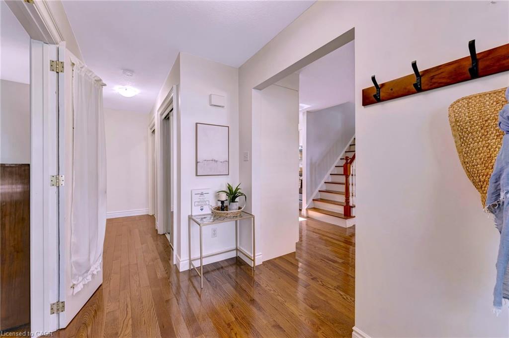 271 Newbury Drive Property Photo 3