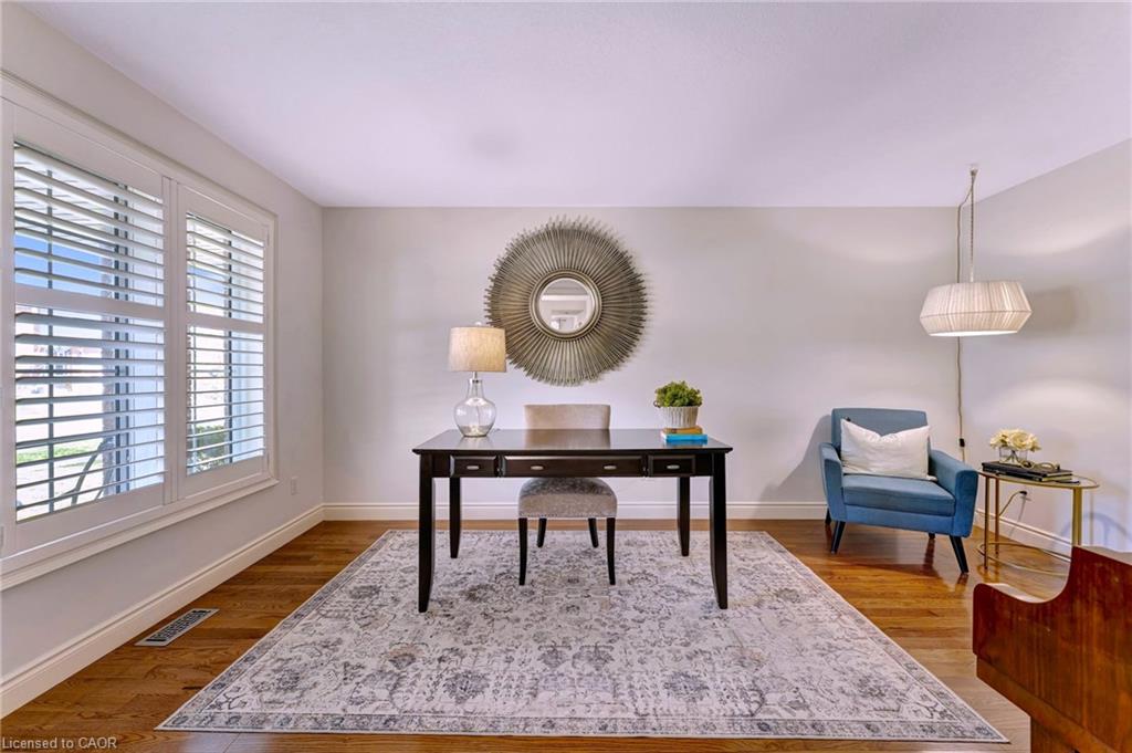 271 Newbury Drive Property Photo 4