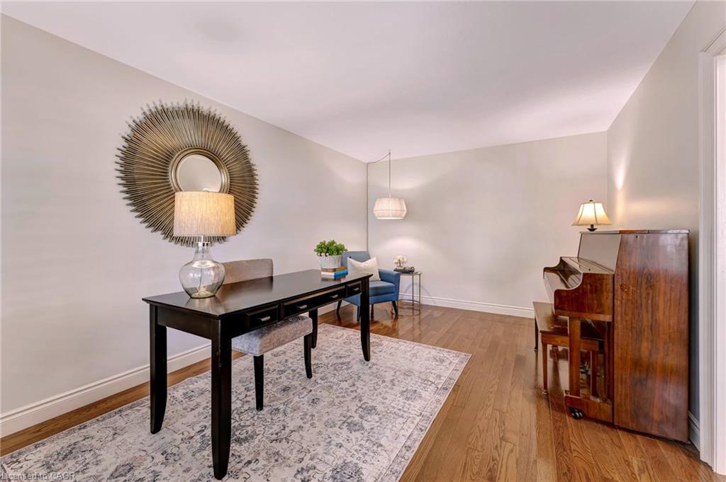 271 Newbury Drive Property Photo 5