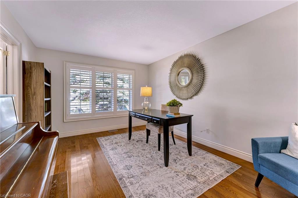 271 Newbury Drive Property Photo 6