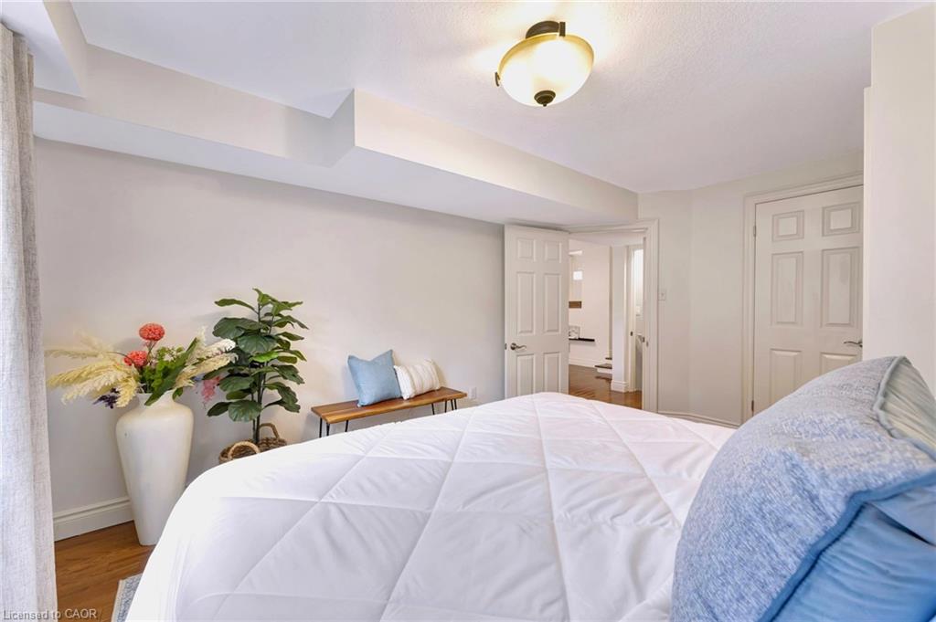 271 Newbury Drive Property Photo 20