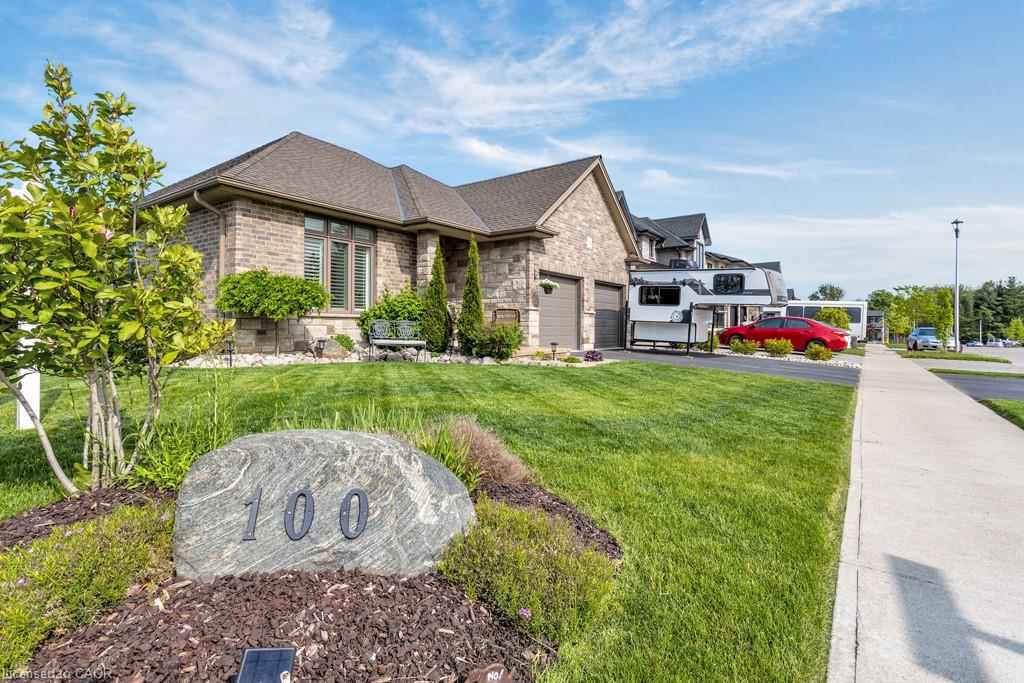 100 Tamarack Boulevard Property Photo 1