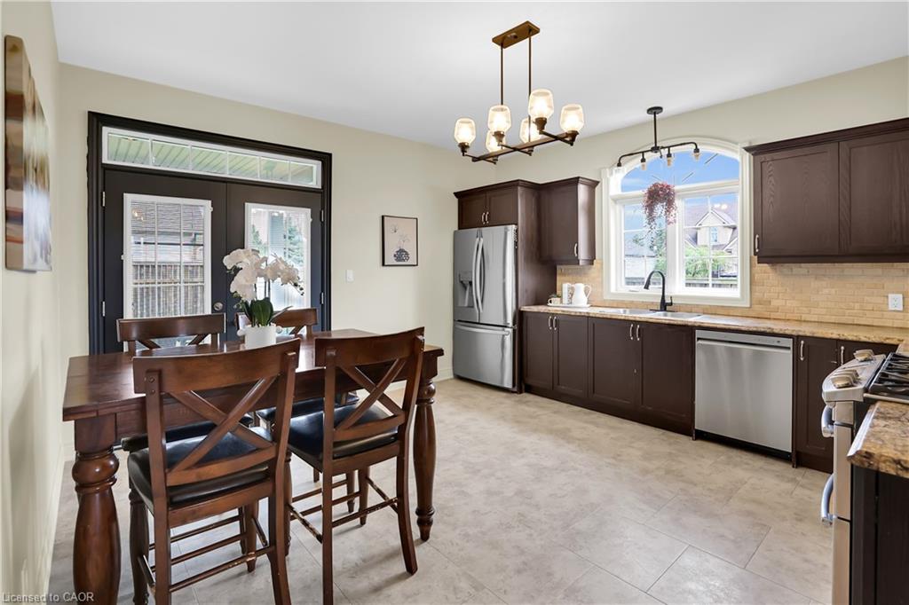 3238 Charleston Drive Property Photo 7