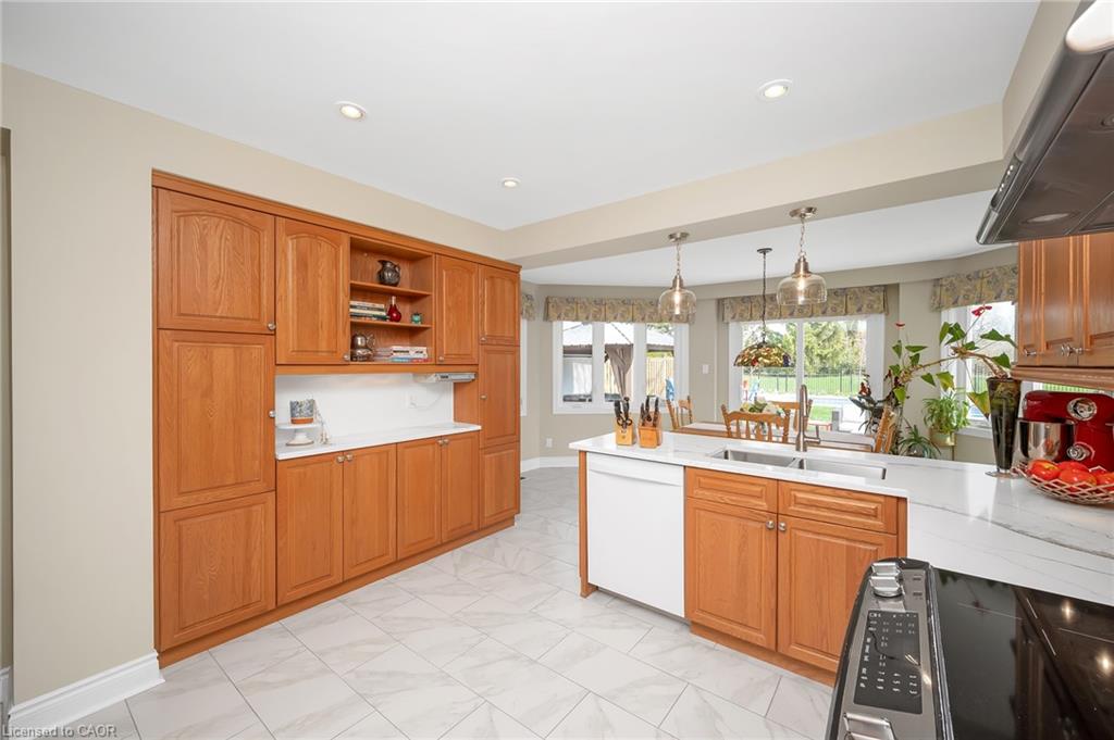 2015 Grosvenor Street Property Photo 14