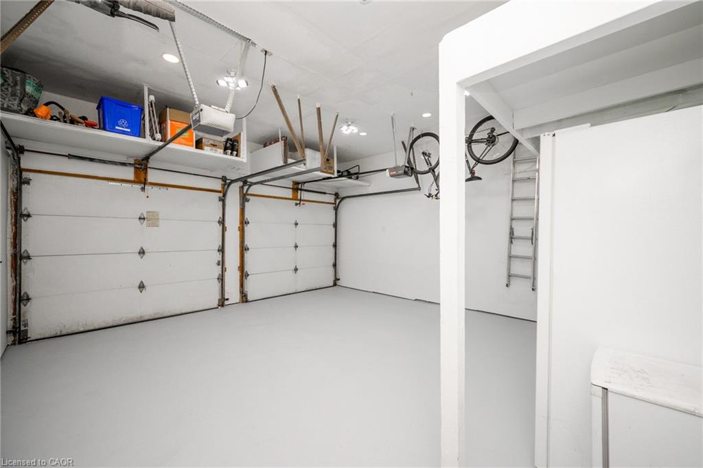 2015 Grosvenor Street Property Photo 33