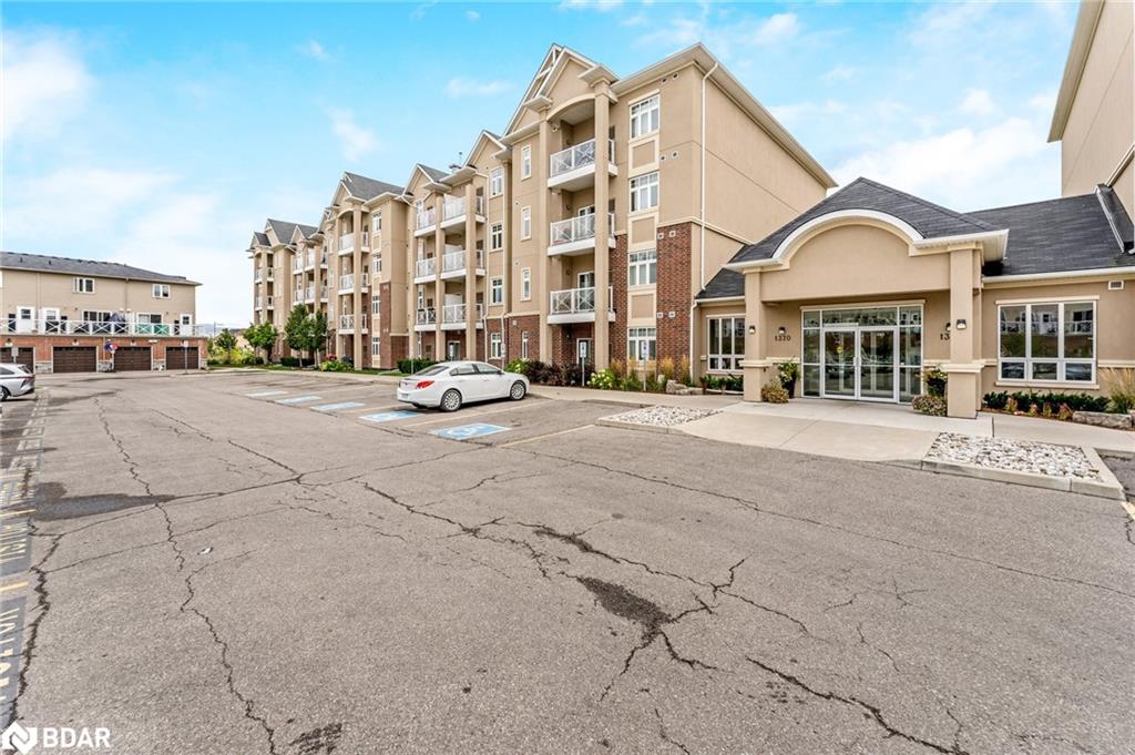 304-1370 Costigan Road Property Photo 4