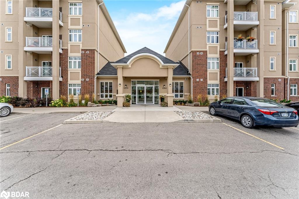 304-1370 Costigan Road Property Photo 5