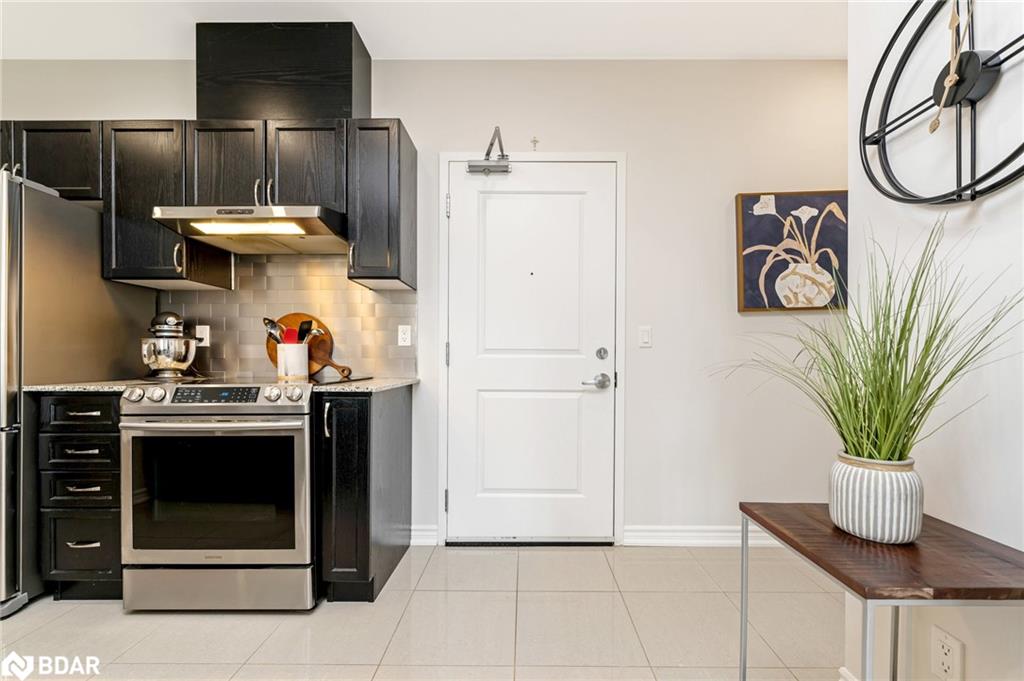 304-1370 Costigan Road Property Photo 14