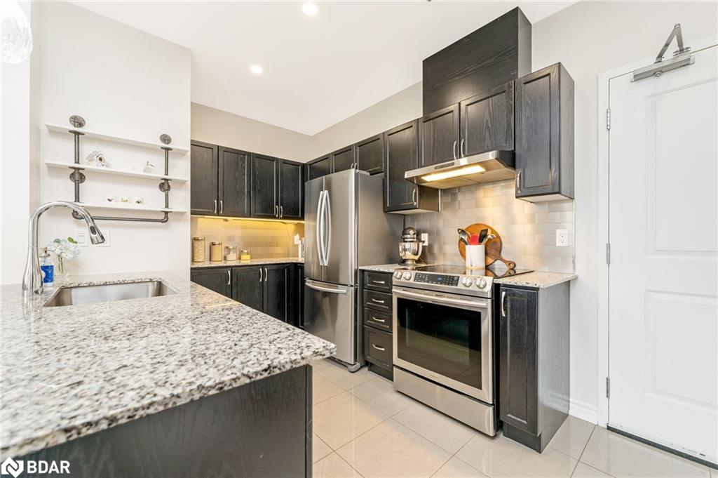 304-1370 Costigan Road Property Photo 15