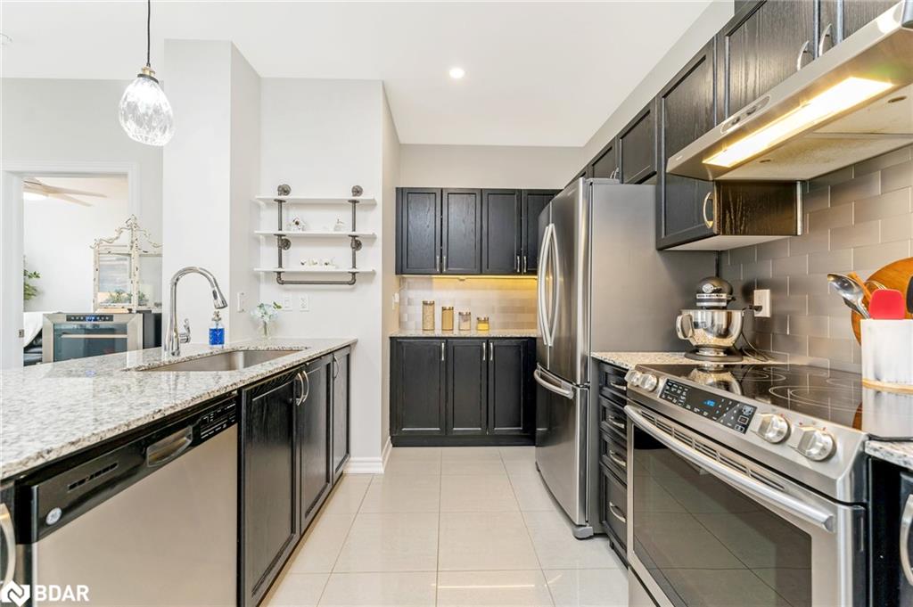 304-1370 Costigan Road Property Photo 16