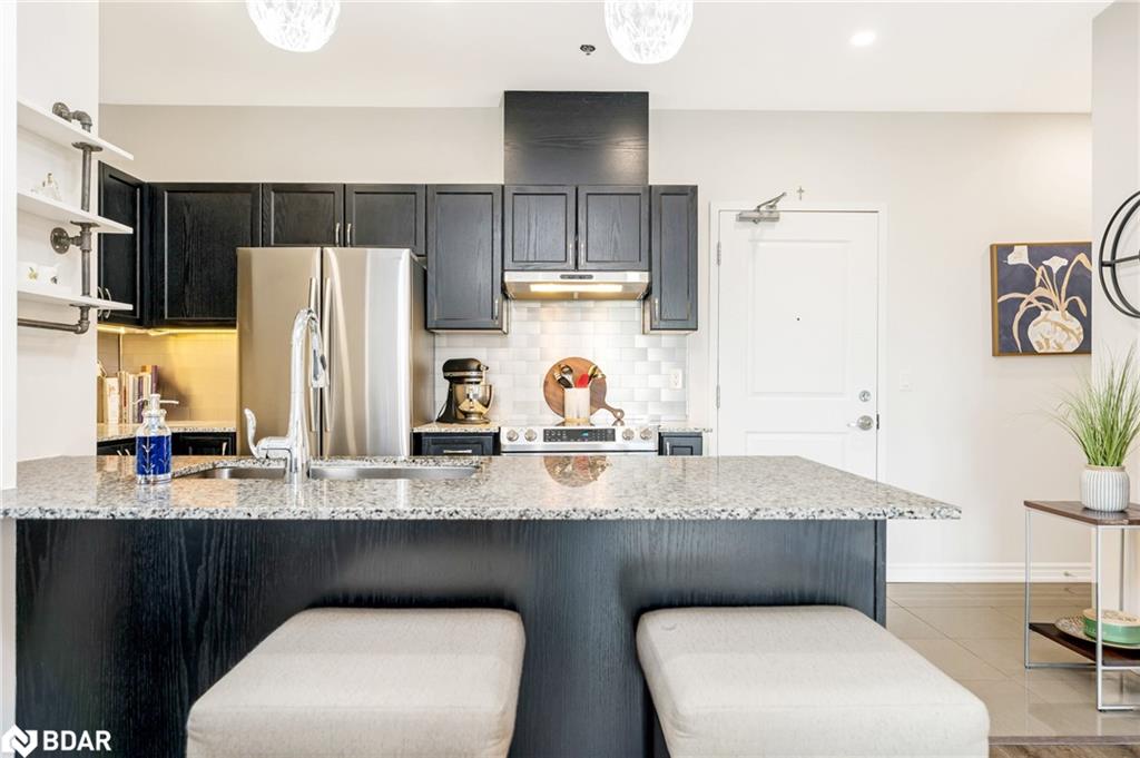 304-1370 Costigan Road Property Photo 17