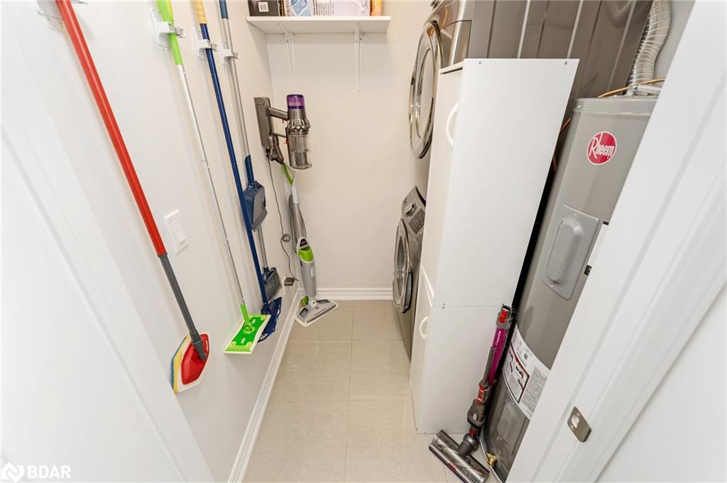 304-1370 Costigan Road Property Photo 37