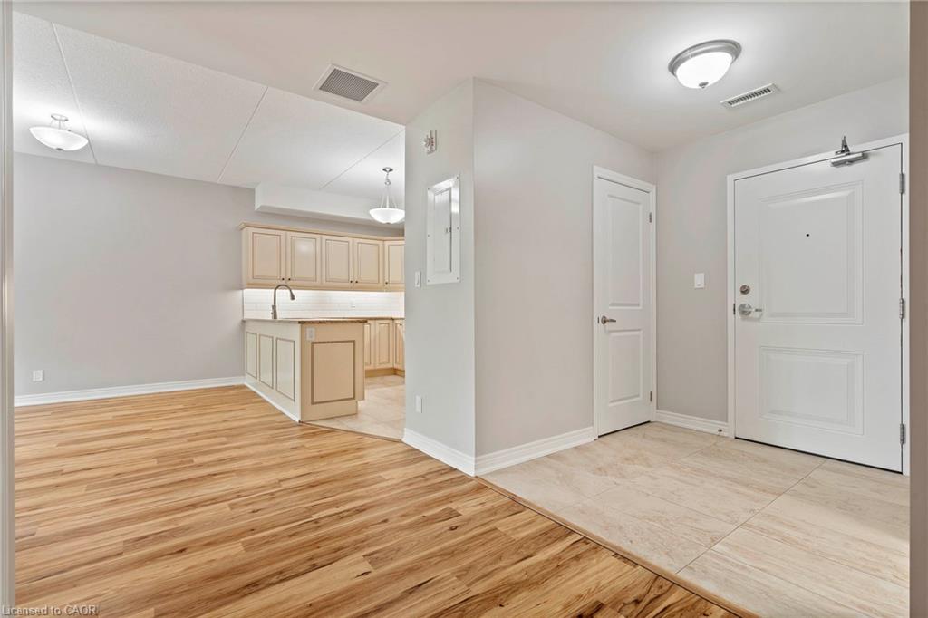 213-4644 Pettit Avenue Property Photo 6