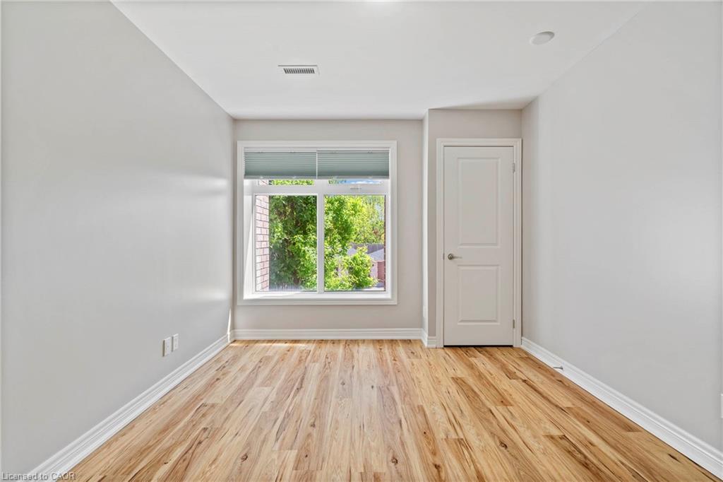 213-4644 Pettit Avenue Property Photo 25