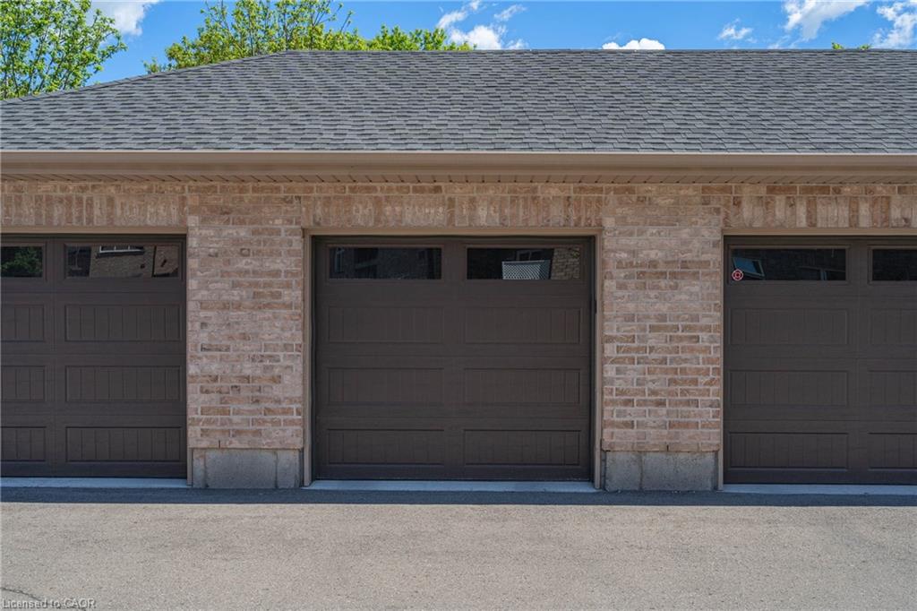 213-4644 Pettit Avenue Property Photo 34