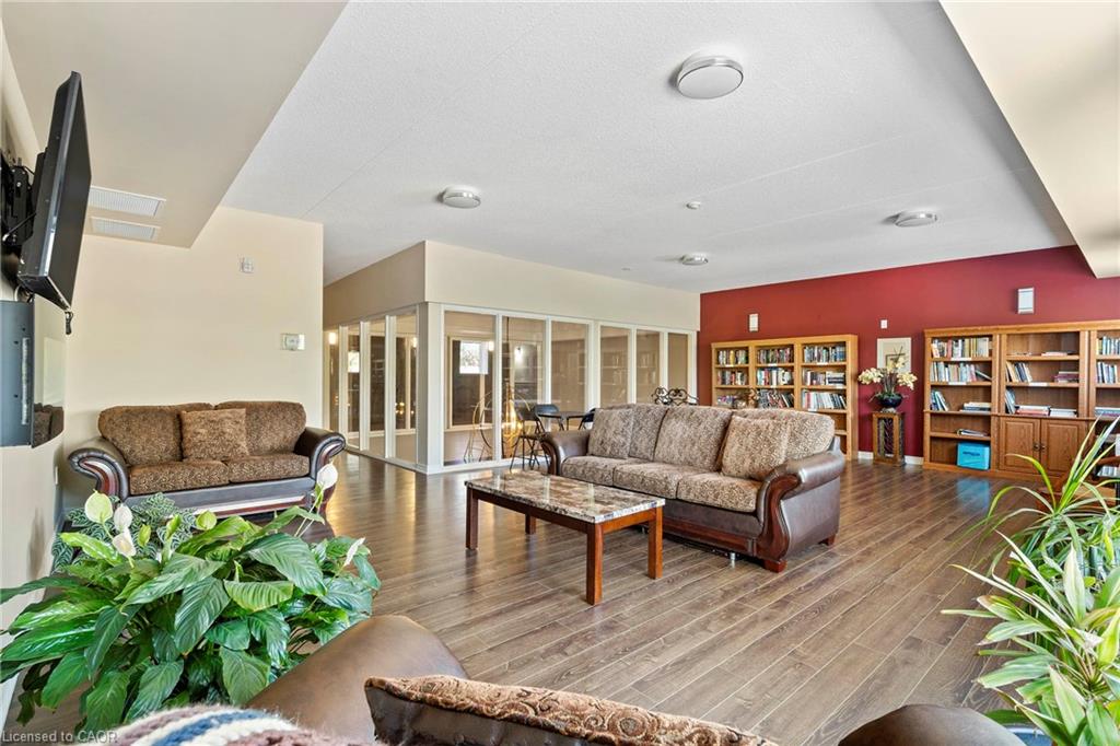 213-4644 Pettit Avenue Property Photo 37