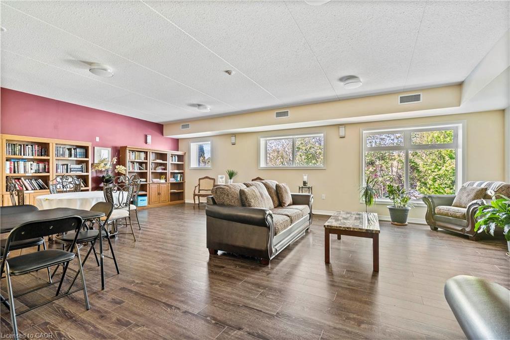 213-4644 Pettit Avenue Property Photo 38