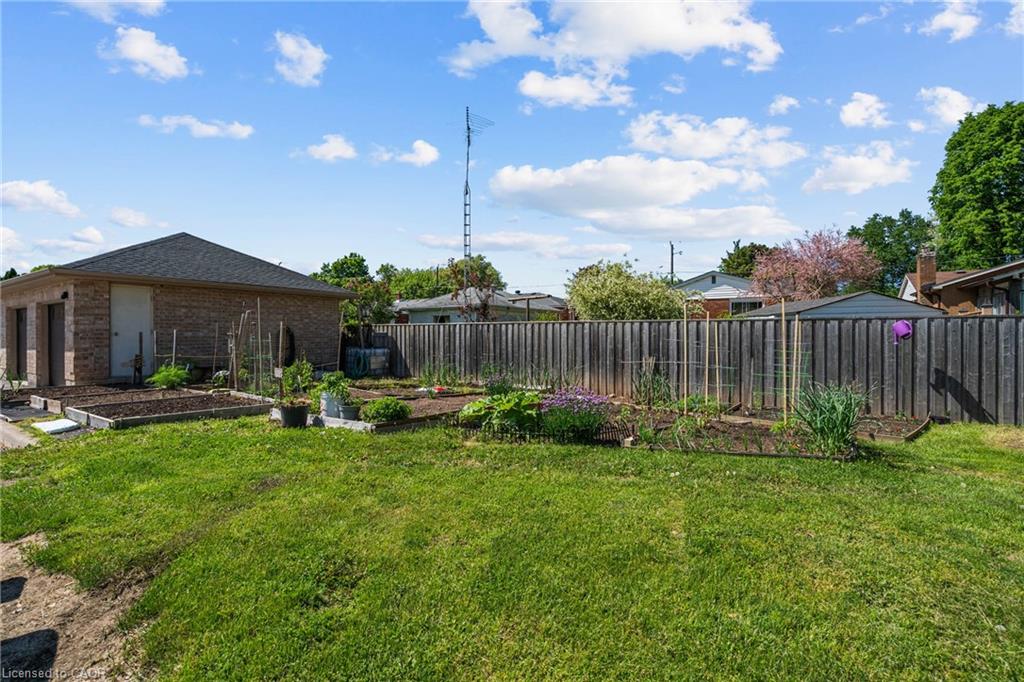 213-4644 Pettit Avenue Property Photo 43