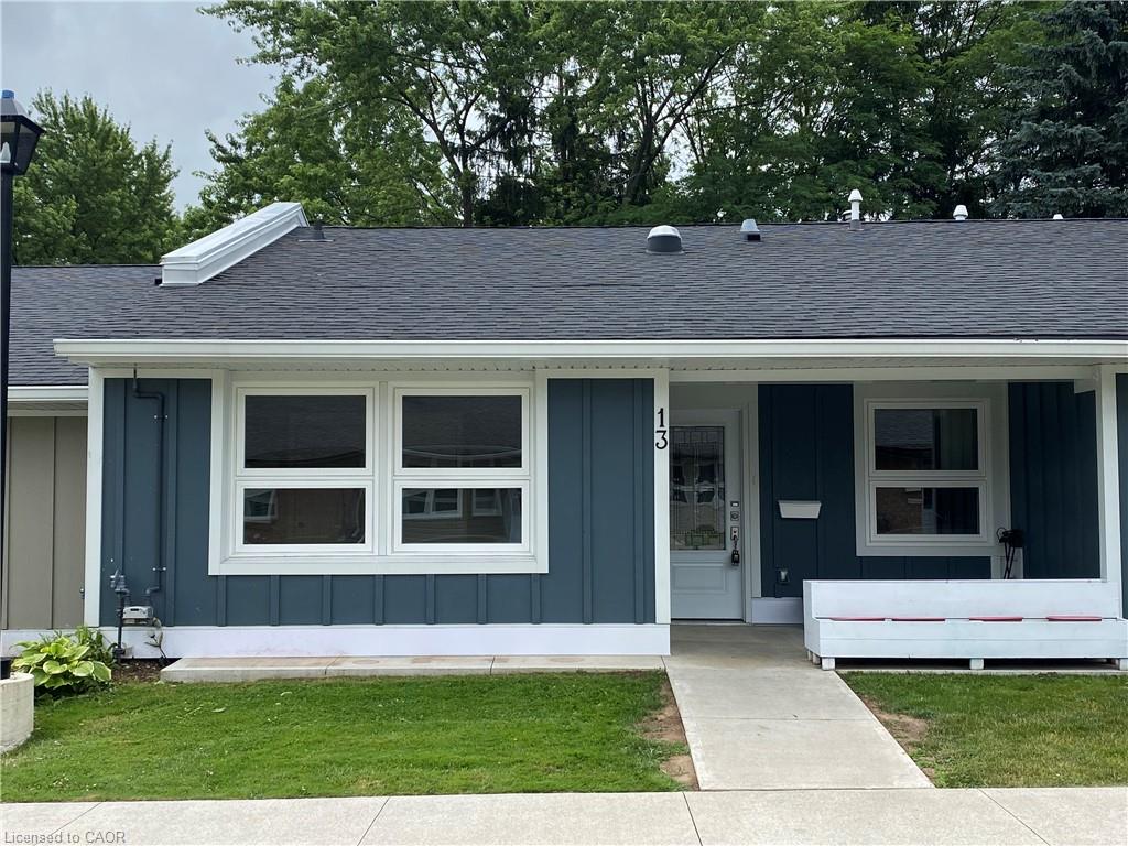 13 Szollosy Circle Property Photo 1