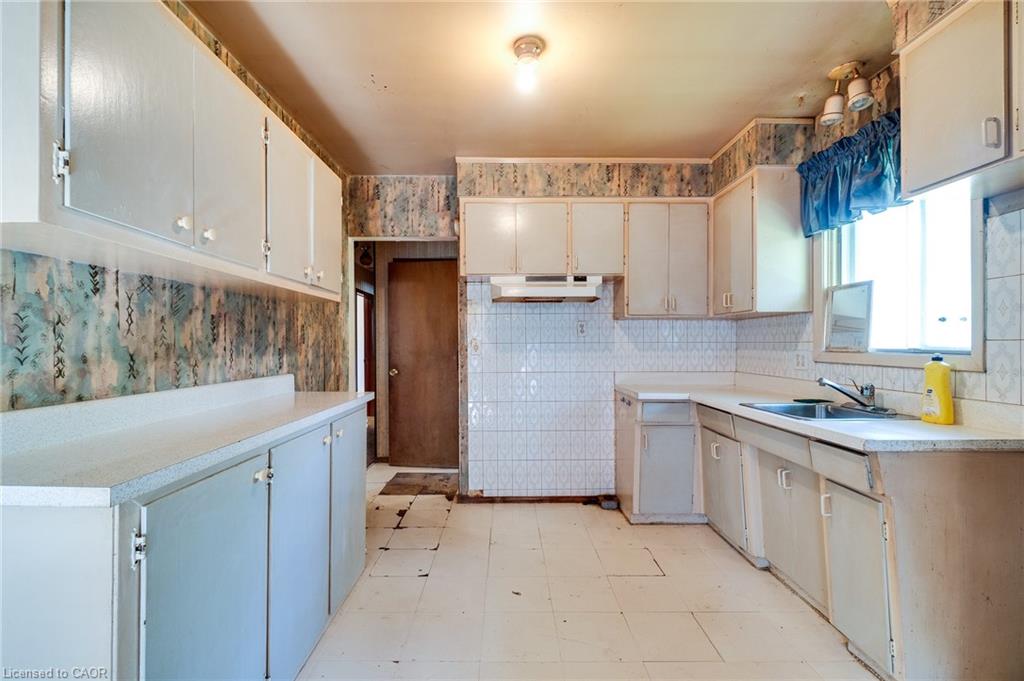 2795 Victoria Street N Property Photo 14