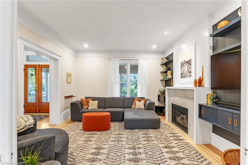 483 King William Street Property Photo 6